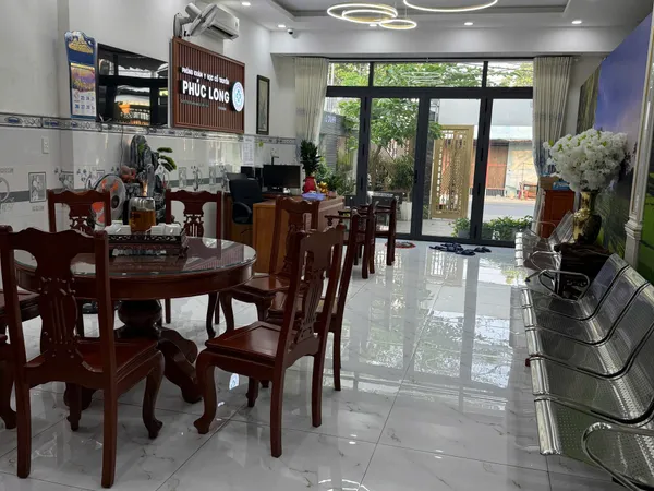 Không gian tiếp tân